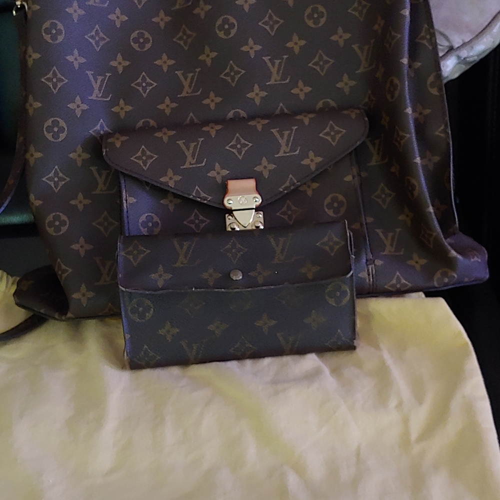 Purse and wallet Louis Vuitton mirror image large brown bag